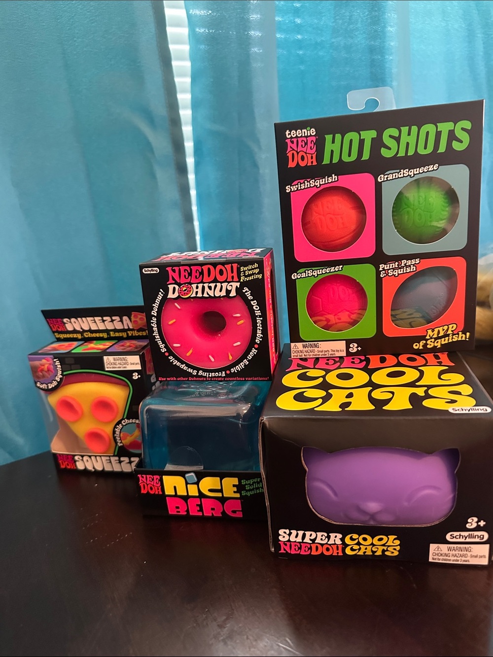 NeeDoh ( lot of 5) Hot Shots , ice berg, super cool cat, pizza , donut Needoh